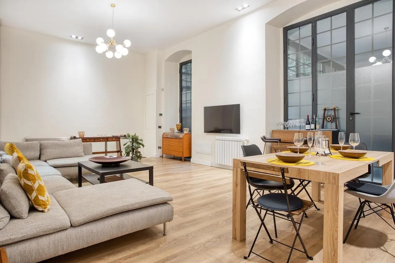 Joivy Modern And Spacious Family Flat 밀라노
